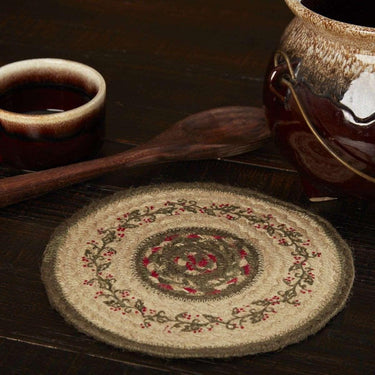 Holly Berry Jute Stencil Trivet 8